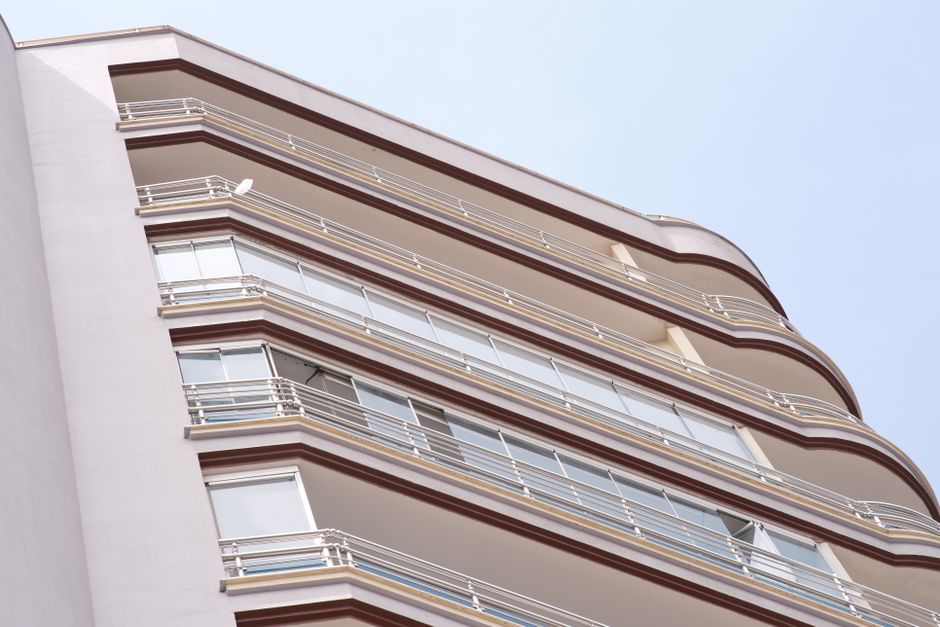 Navigating the Real Estate Market: Tips for Buyers and Sellers