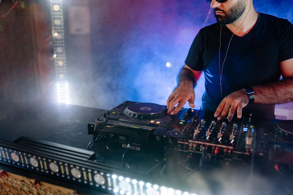 La importancia de un DJ para bodas inolvidables