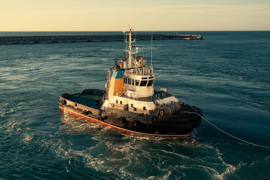 Exploring the Essential Role of Marine Engine Suppliers