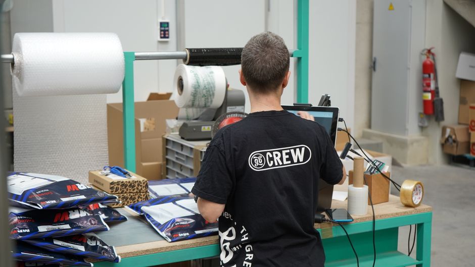 La importancia de elegir la correcta empresa de etiquetas adhesivas
